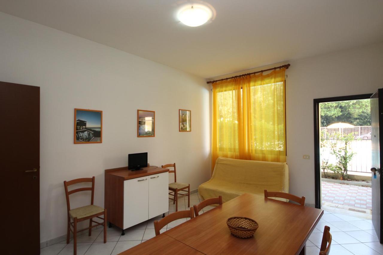 רוסולינה מארה Acquasmeralda Appartamento 03 מראה חיצוני תמונה